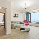 Ξενοδοχείο με διαμερίσματα Reyna 3*